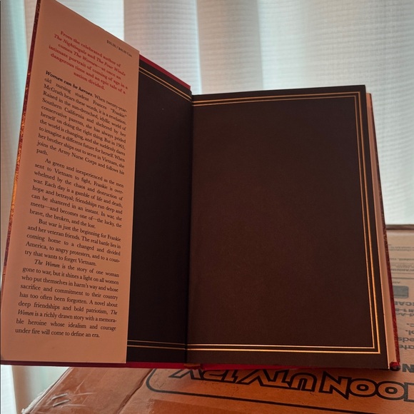 The Women Kristin Hannah - Picture 2 of 4